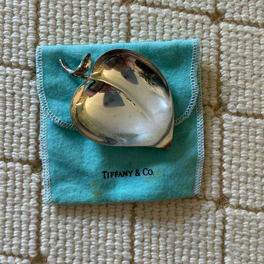 Tiffany & Co Solid Sterling .925 Silver Footed Leaf Heart Apple Shaped Dish
